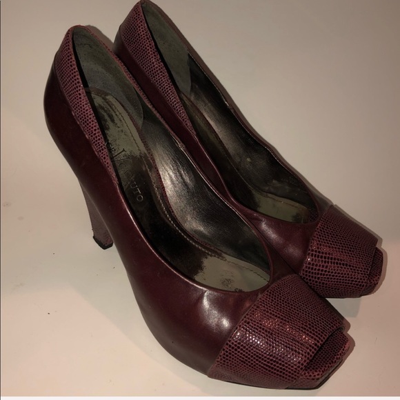 Vince Camuto burgundy leather heels, 9 1/2 - Picture 2 of 7